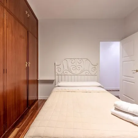 Singular Flat Bilbau